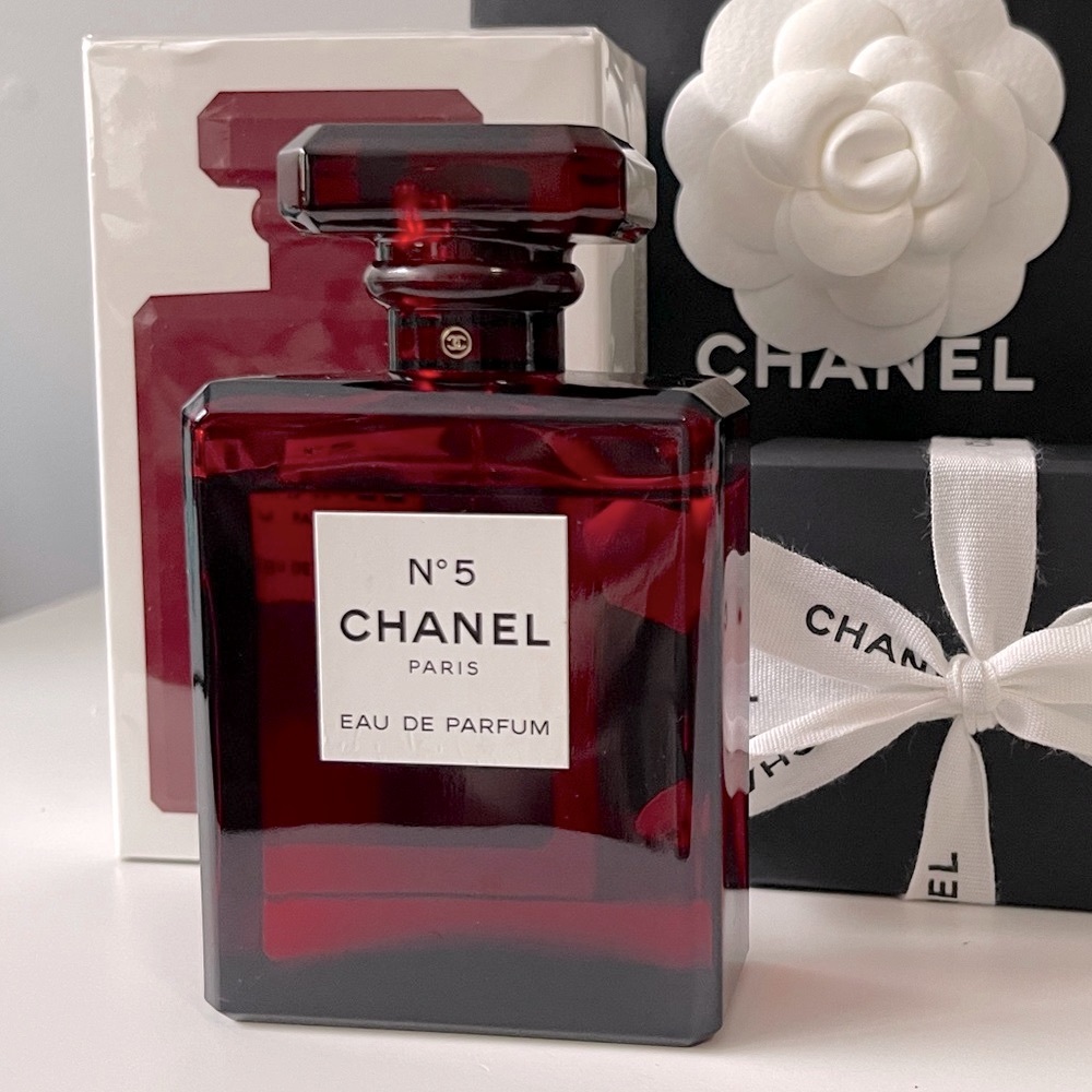 ✨CHANEL No.5✨ *RARE* Fall/Winter 2018 *Limited Edition* ♥️Red Bottle♥️